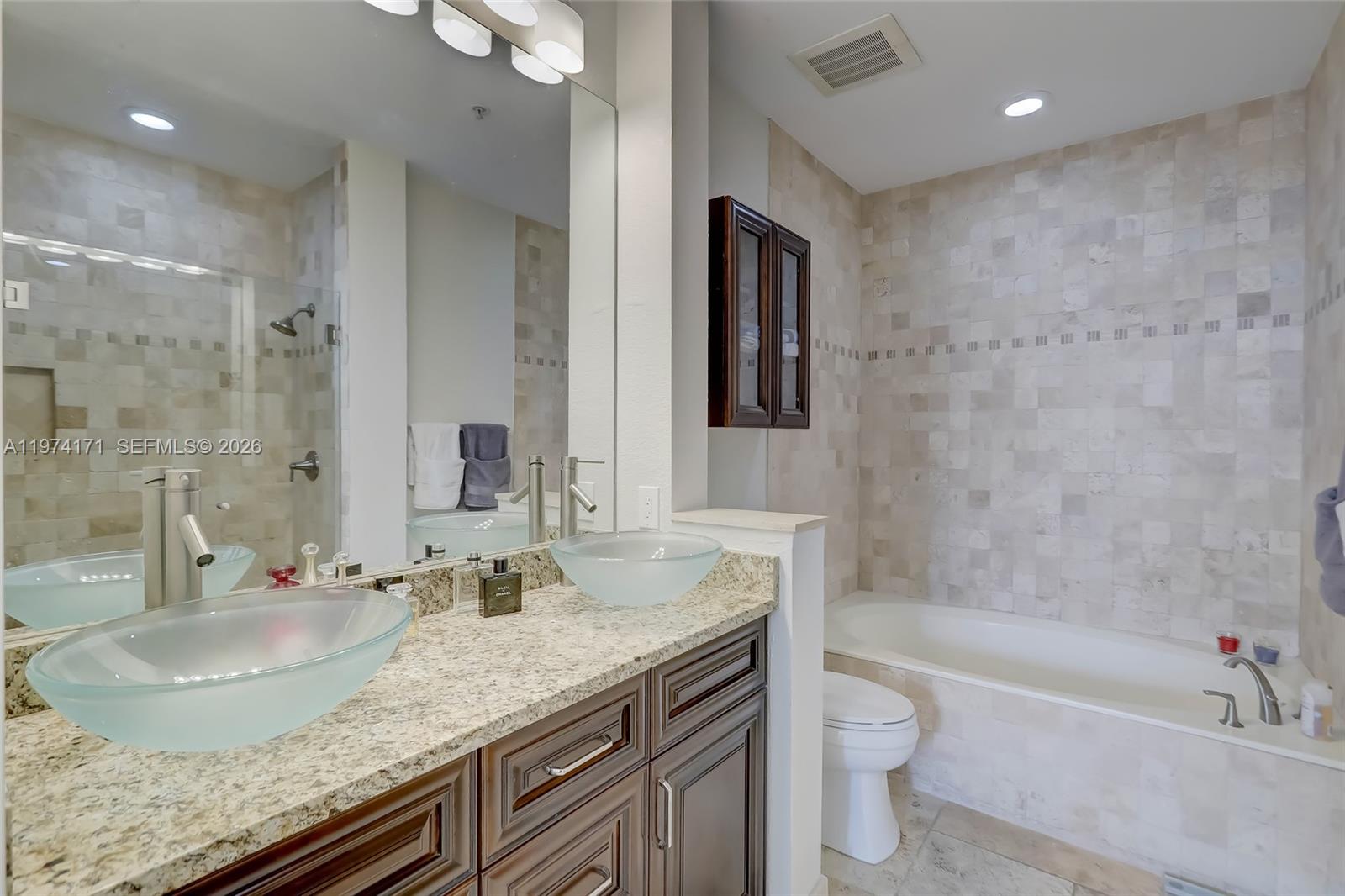 RESERVE AT OCEAN WALK CON - Residential