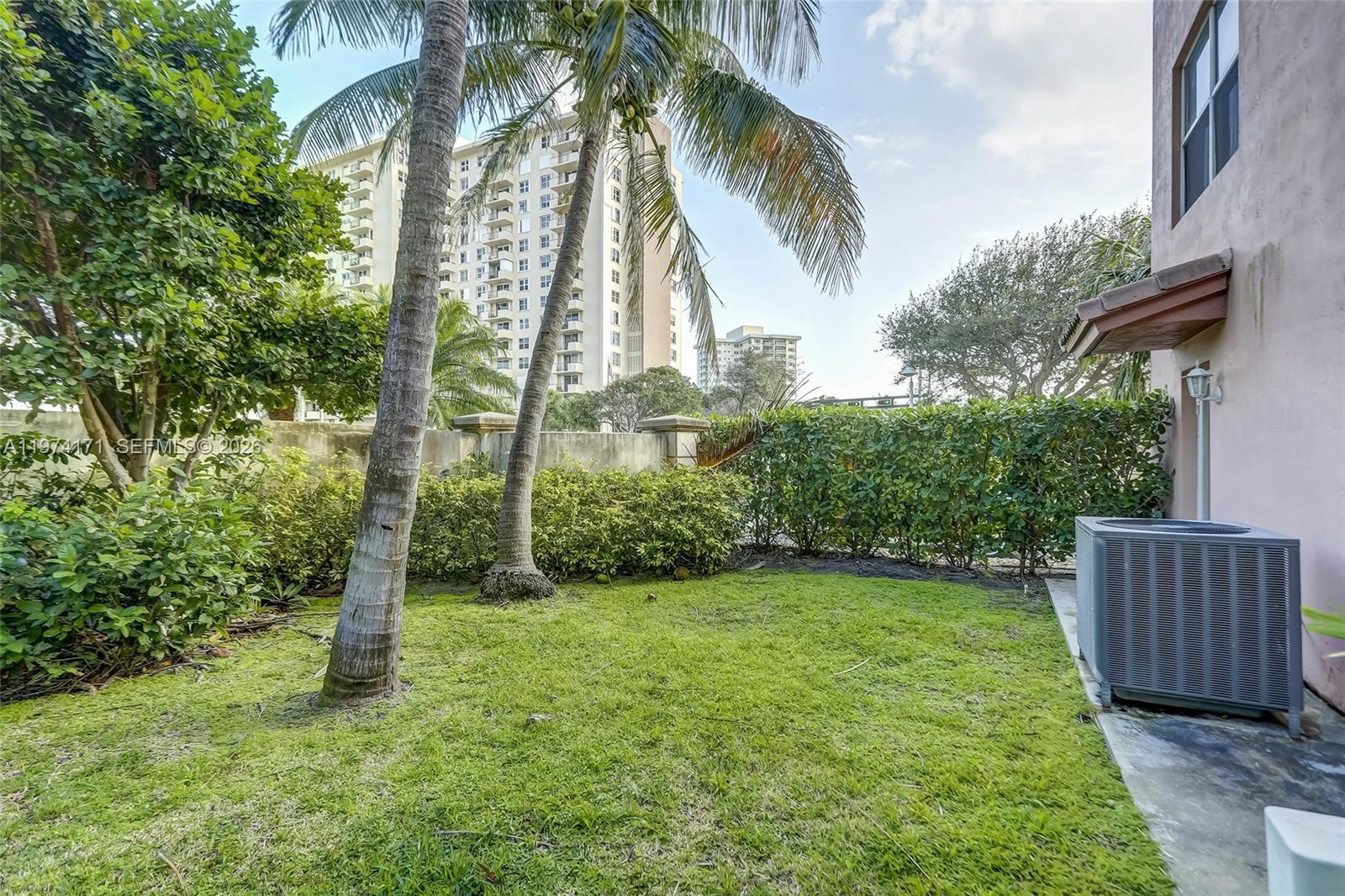 RESERVE AT OCEAN WALK CON - Residential