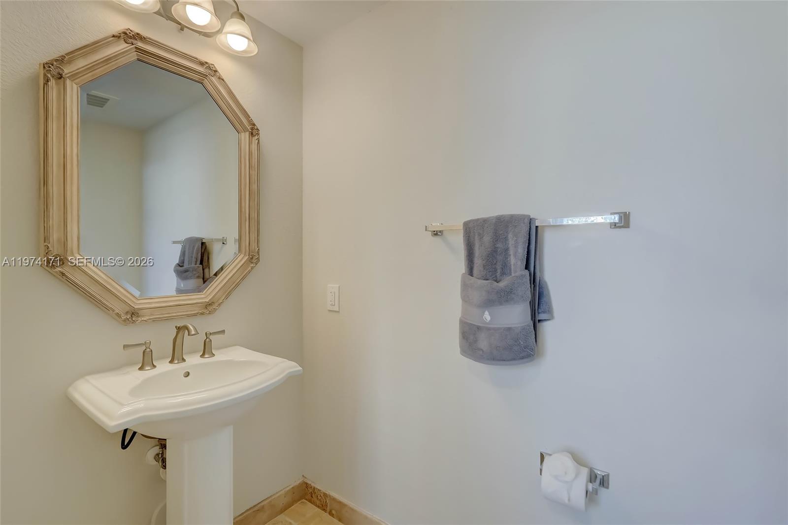 RESERVE AT OCEAN WALK CON - Residential