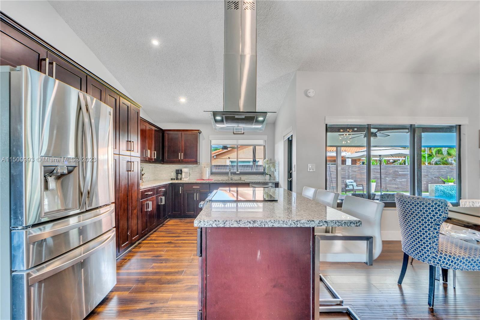 SHORES CALUSA - Residential Lease
