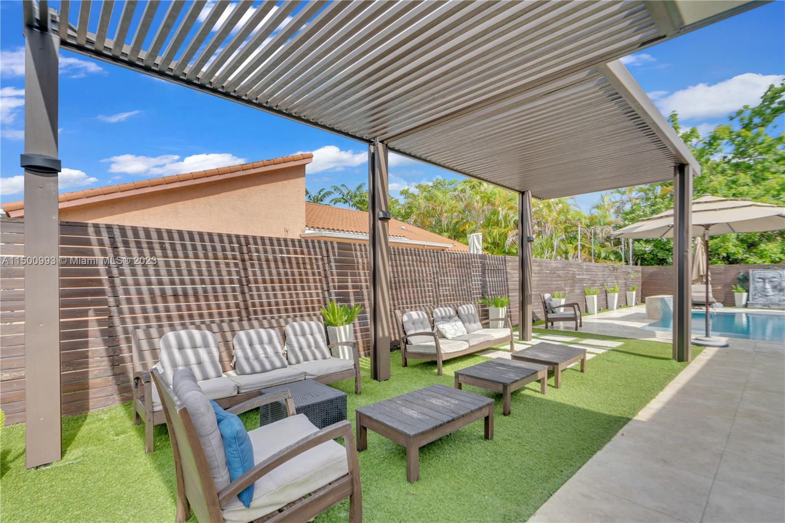 SHORES CALUSA - Residential Lease