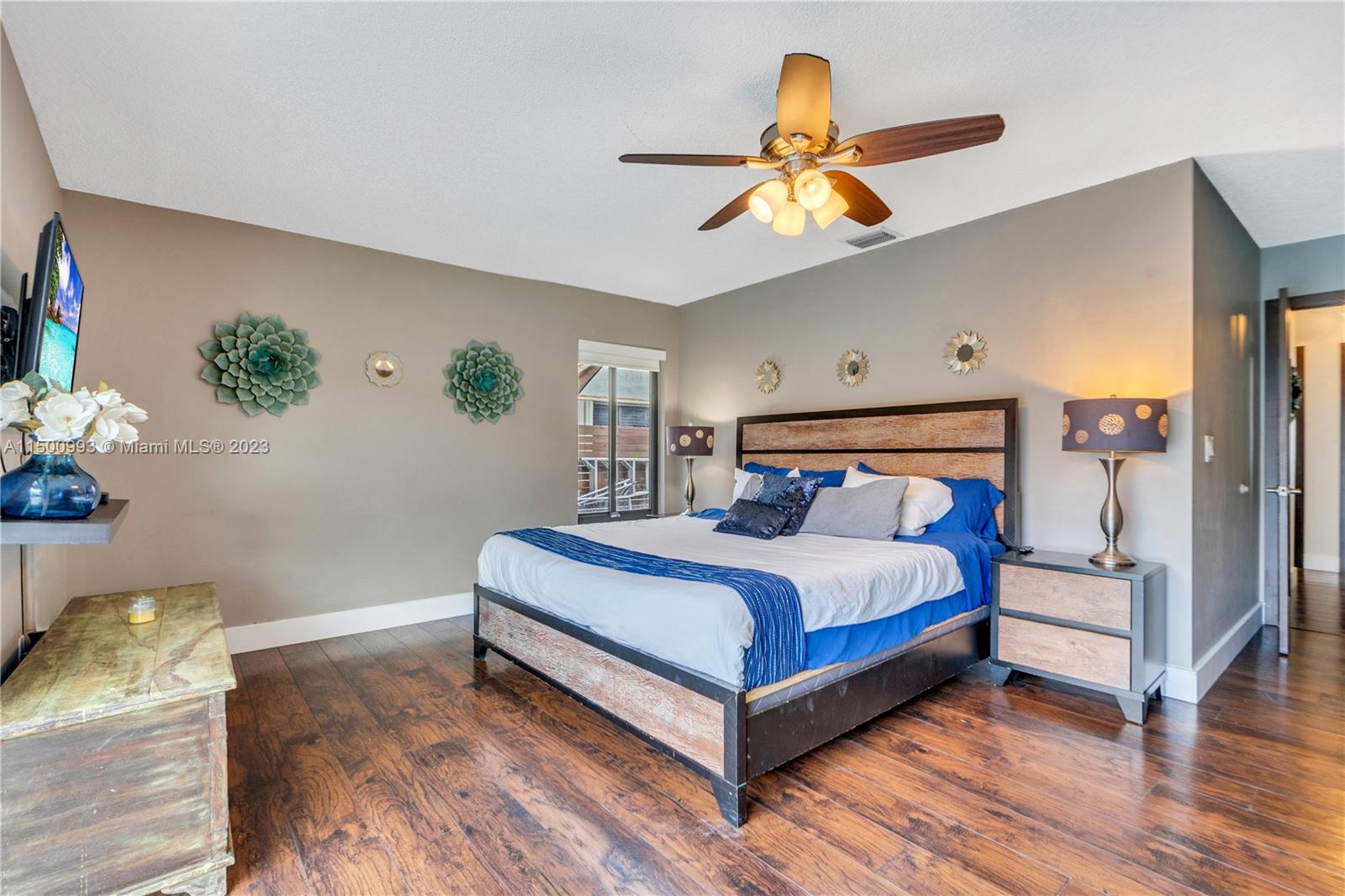 SHORES CALUSA - Residential Lease