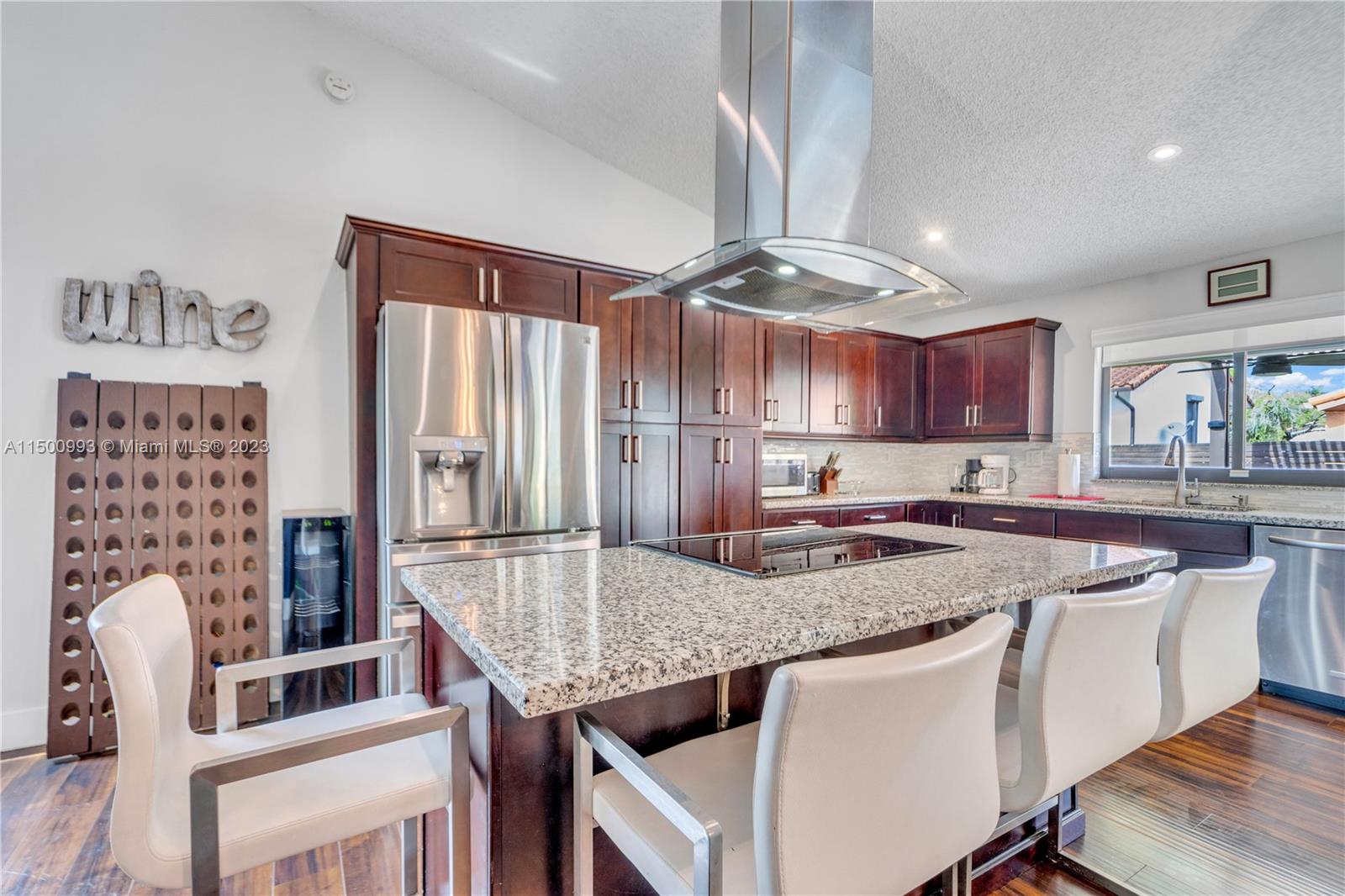 SHORES CALUSA - Residential Lease