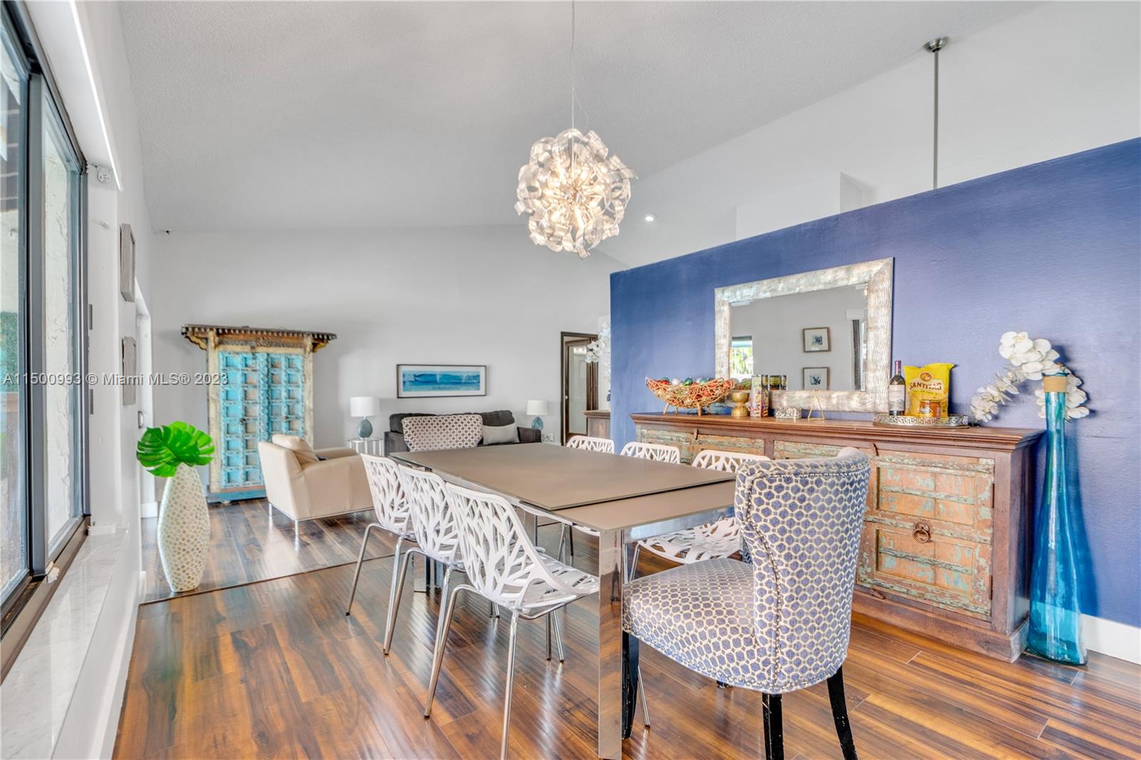 SHORES CALUSA - Residential Lease