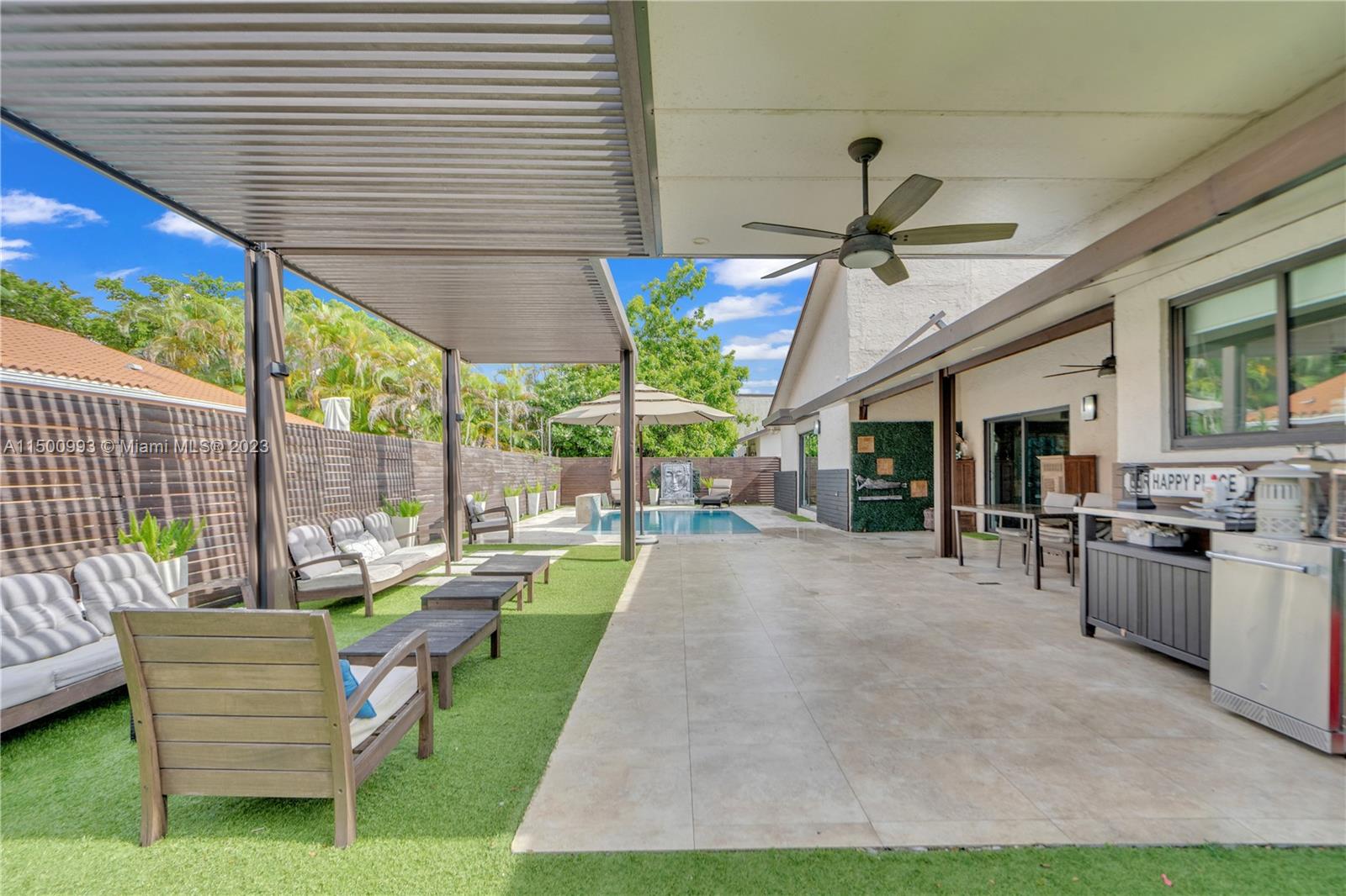 SHORES CALUSA - Residential Lease