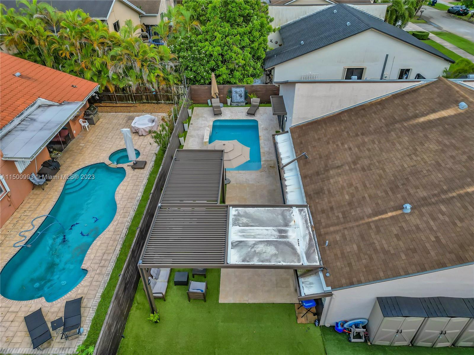 SHORES CALUSA - Residential Lease