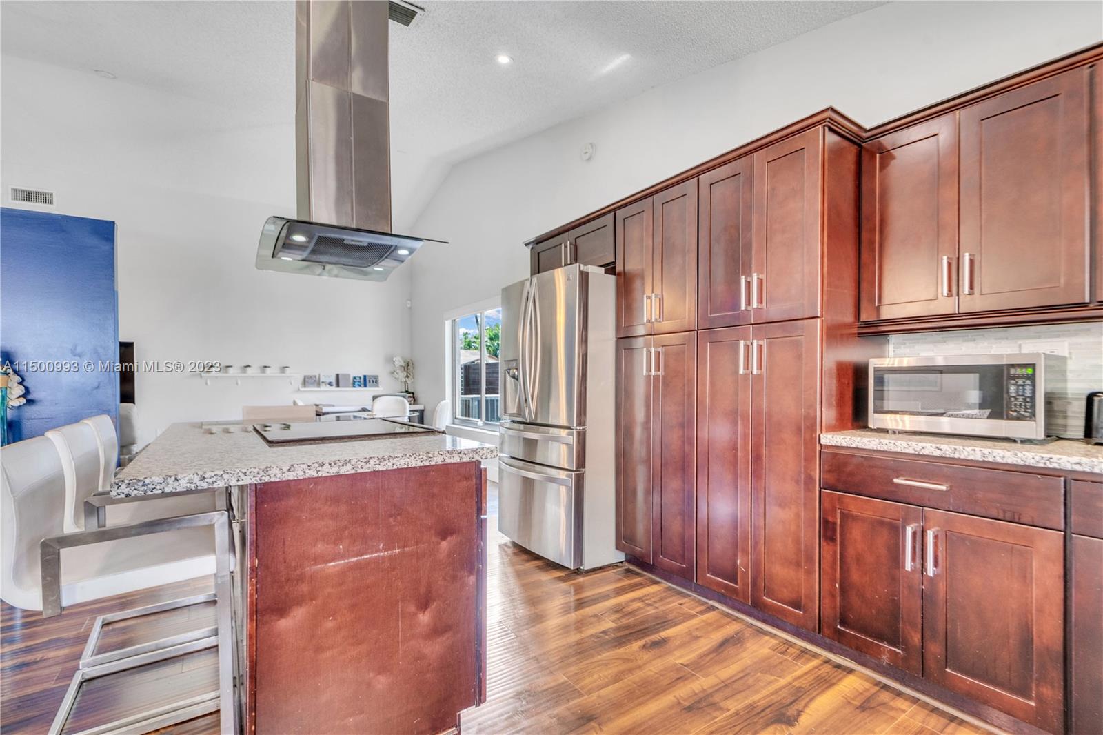 SHORES CALUSA - Residential Lease