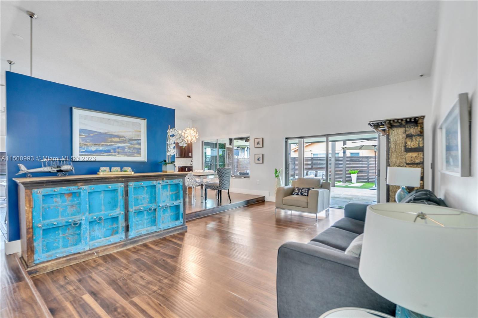 SHORES CALUSA - Residential Lease