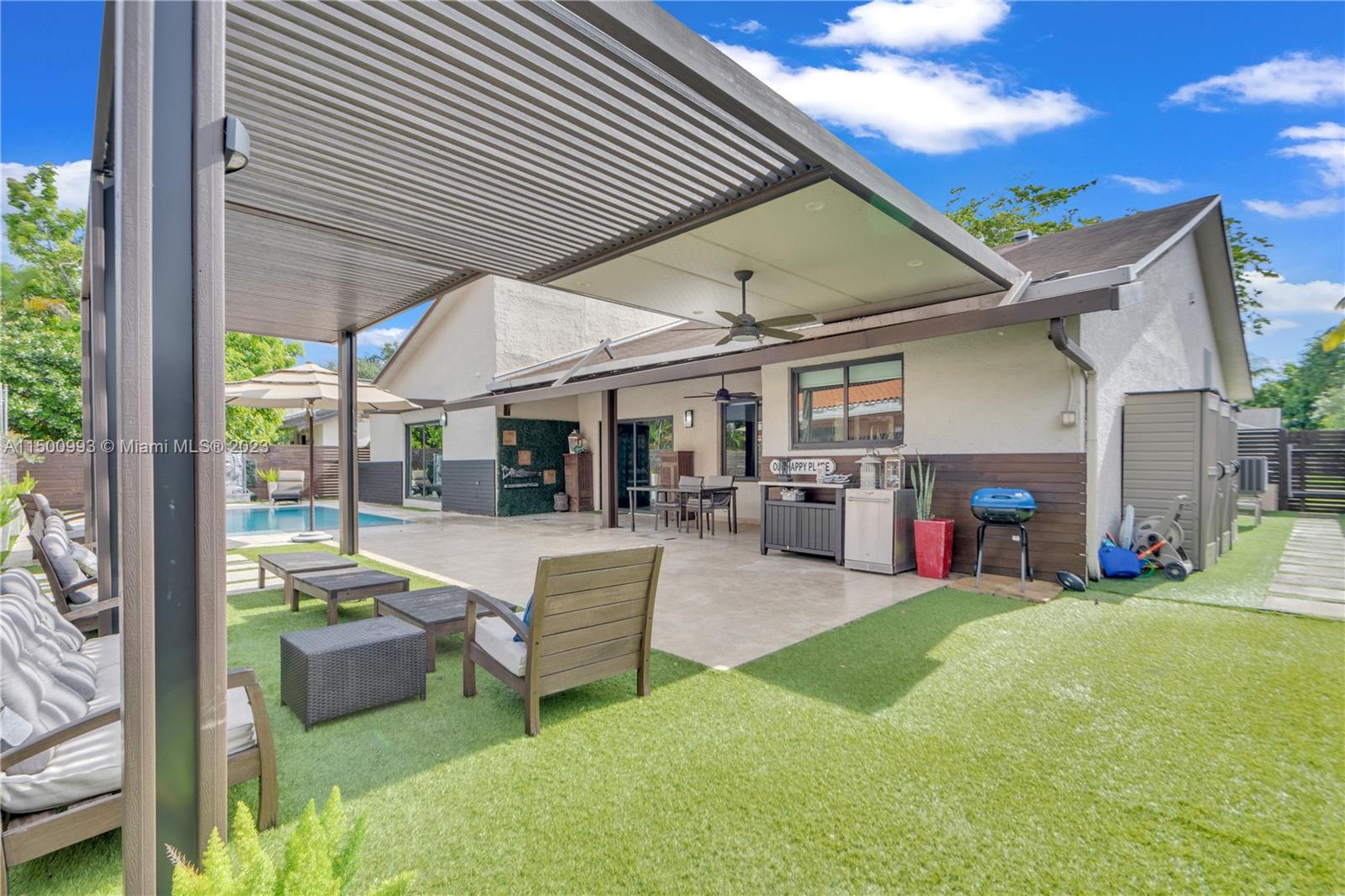 SHORES CALUSA - Residential Lease