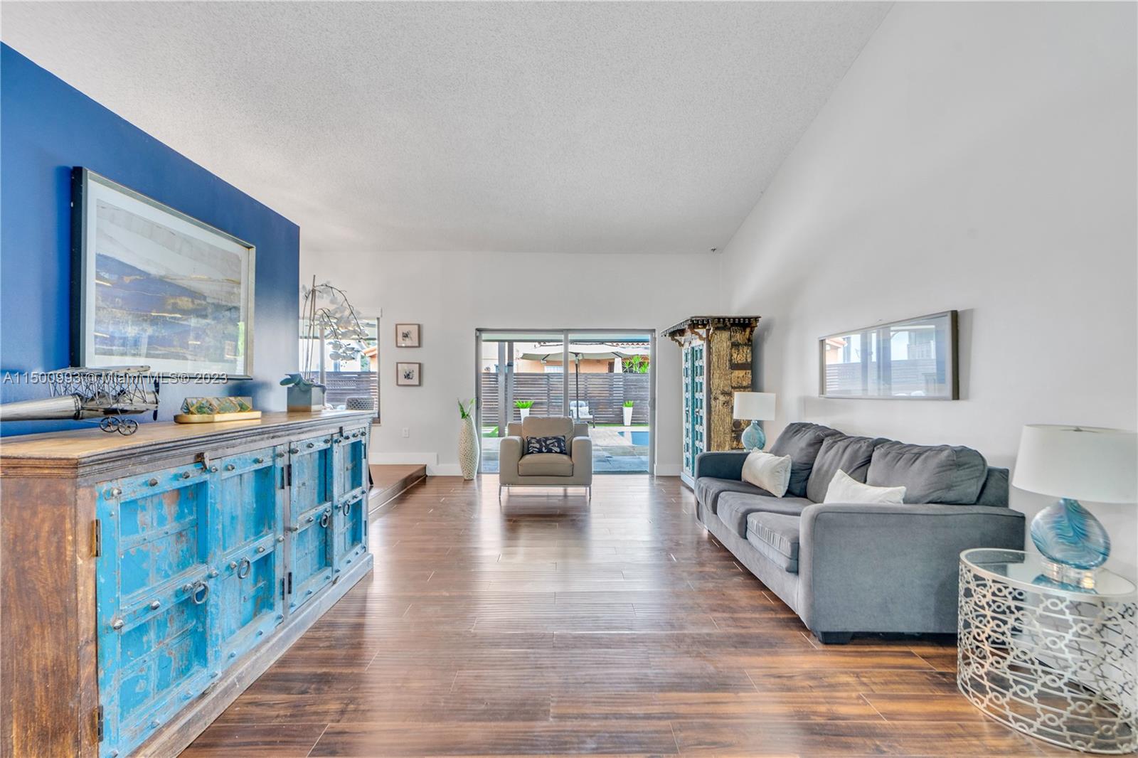 SHORES CALUSA - Residential Lease