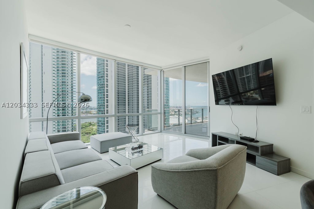 PARAMOUNT MIAMI WORLDCENT - Residential