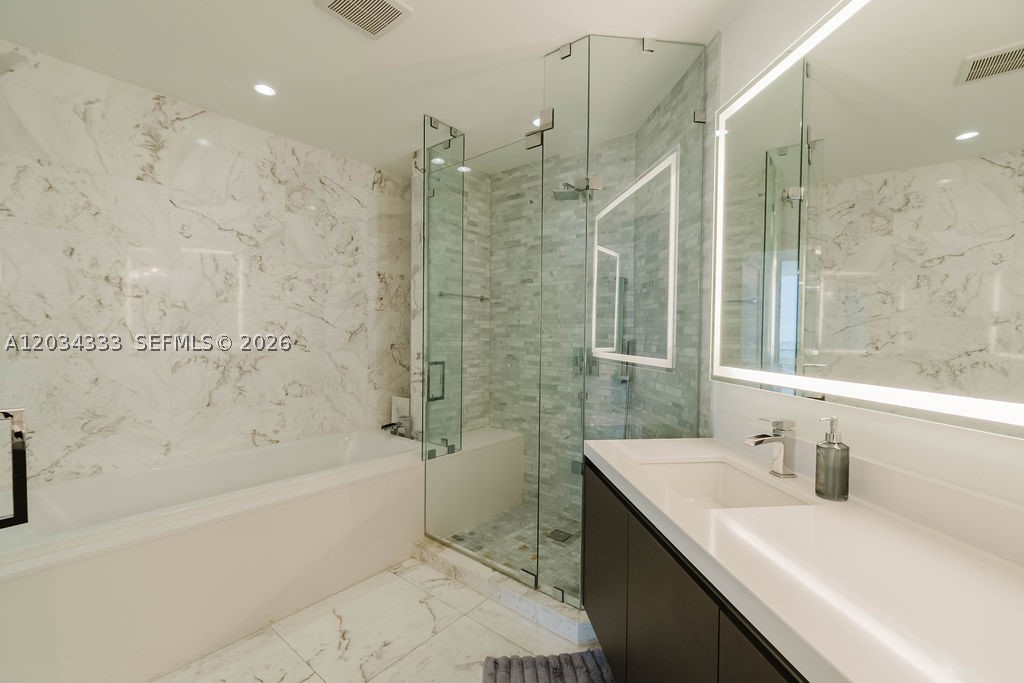 PARAMOUNT MIAMI WORLDCENT - Residential