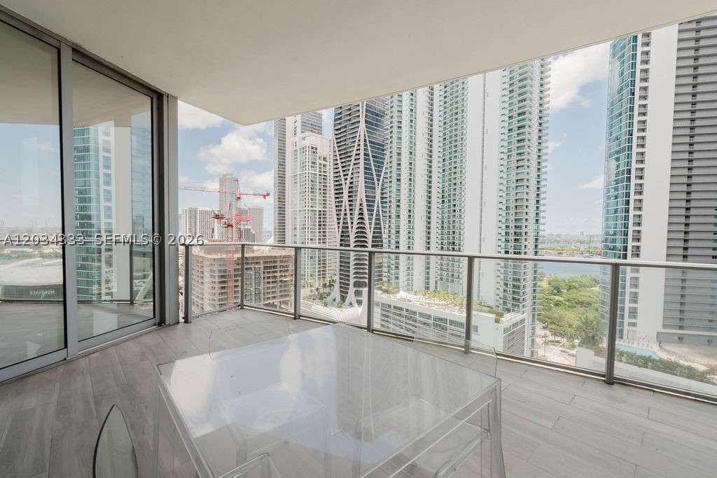 PARAMOUNT MIAMI WORLDCENT - Residential