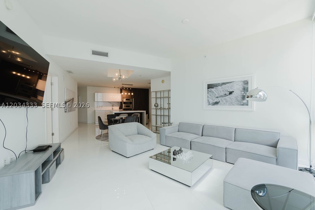 PARAMOUNT MIAMI WORLDCENT - Residential