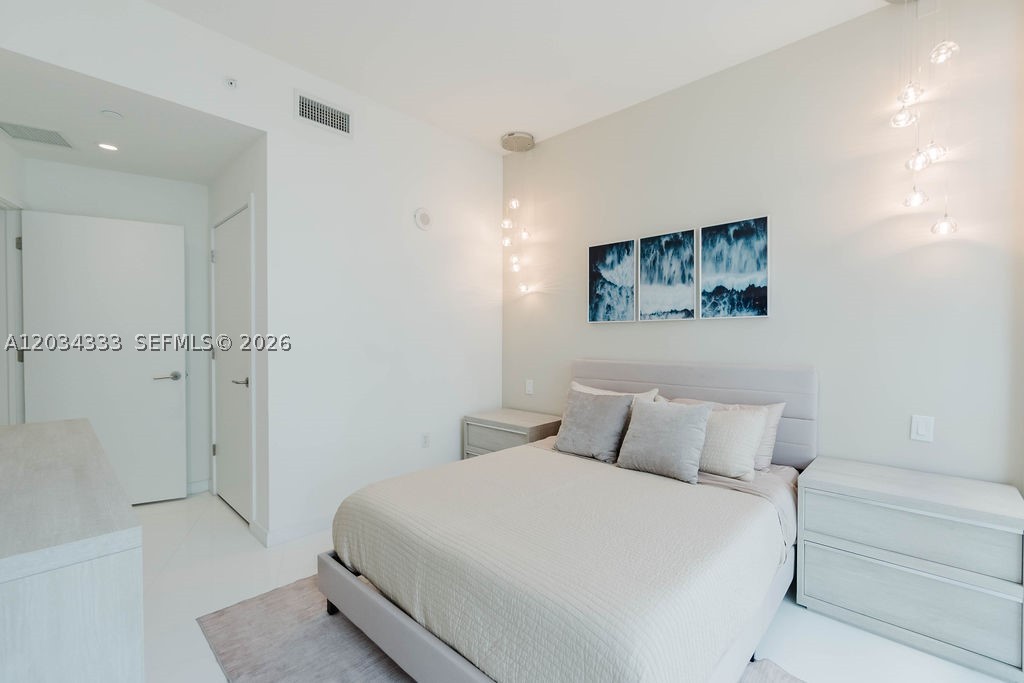PARAMOUNT MIAMI WORLDCENT - Residential
