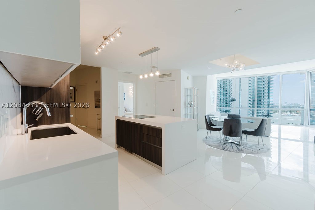 PARAMOUNT MIAMI WORLDCENT - Residential