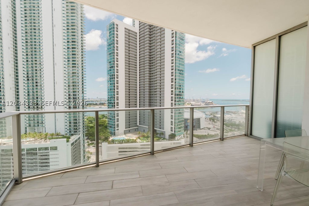 PARAMOUNT MIAMI WORLDCENT - Residential