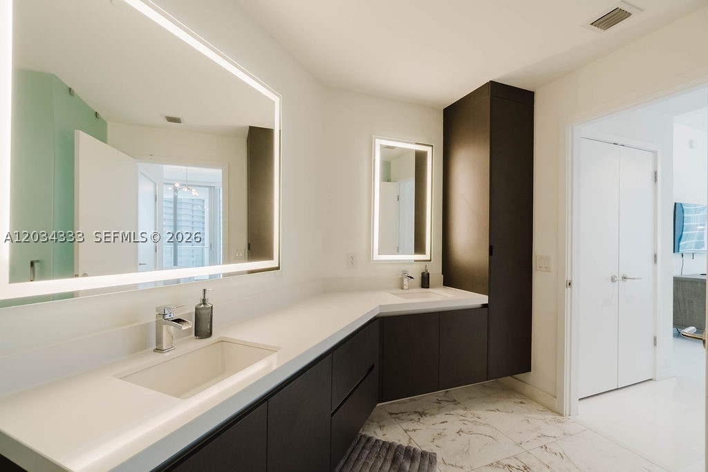 PARAMOUNT MIAMI WORLDCENT - Residential