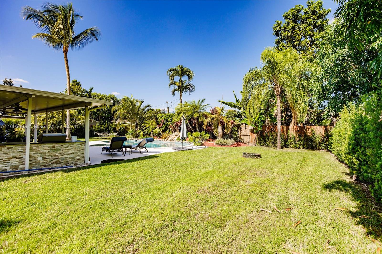 WEITZER SHAUNA MEADOWS SE - Residential Lease