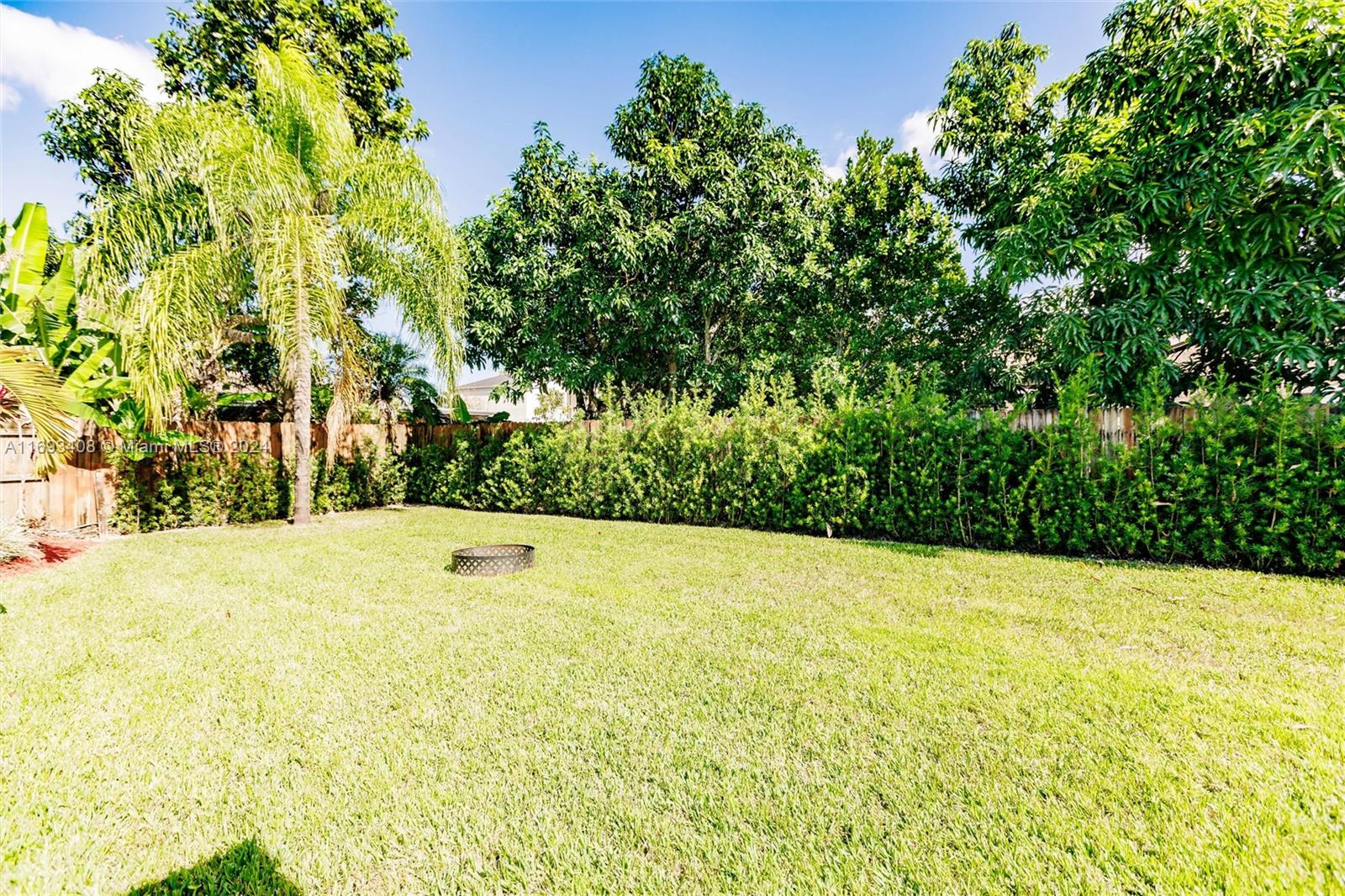 WEITZER SHAUNA MEADOWS SE - Residential Lease
