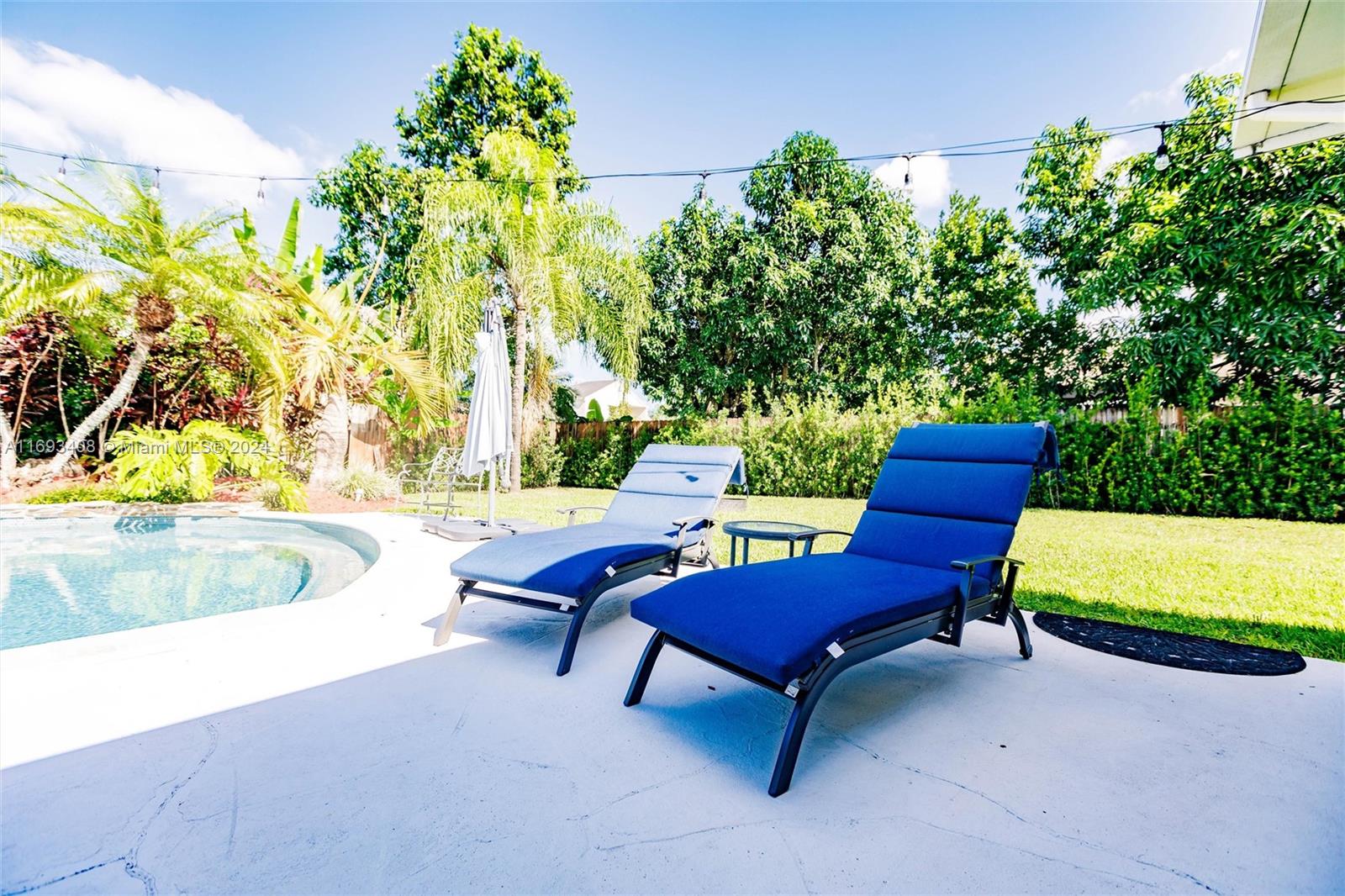 WEITZER SHAUNA MEADOWS SE - Residential Lease