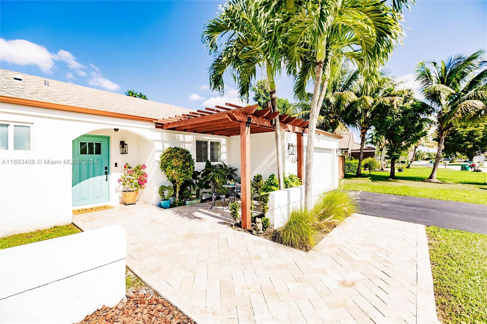 WEITZER SHAUNA MEADOWS SE - Residential Lease