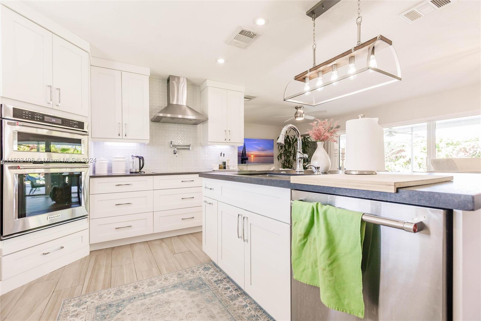 WEITZER SHAUNA MEADOWS SE - Residential Lease