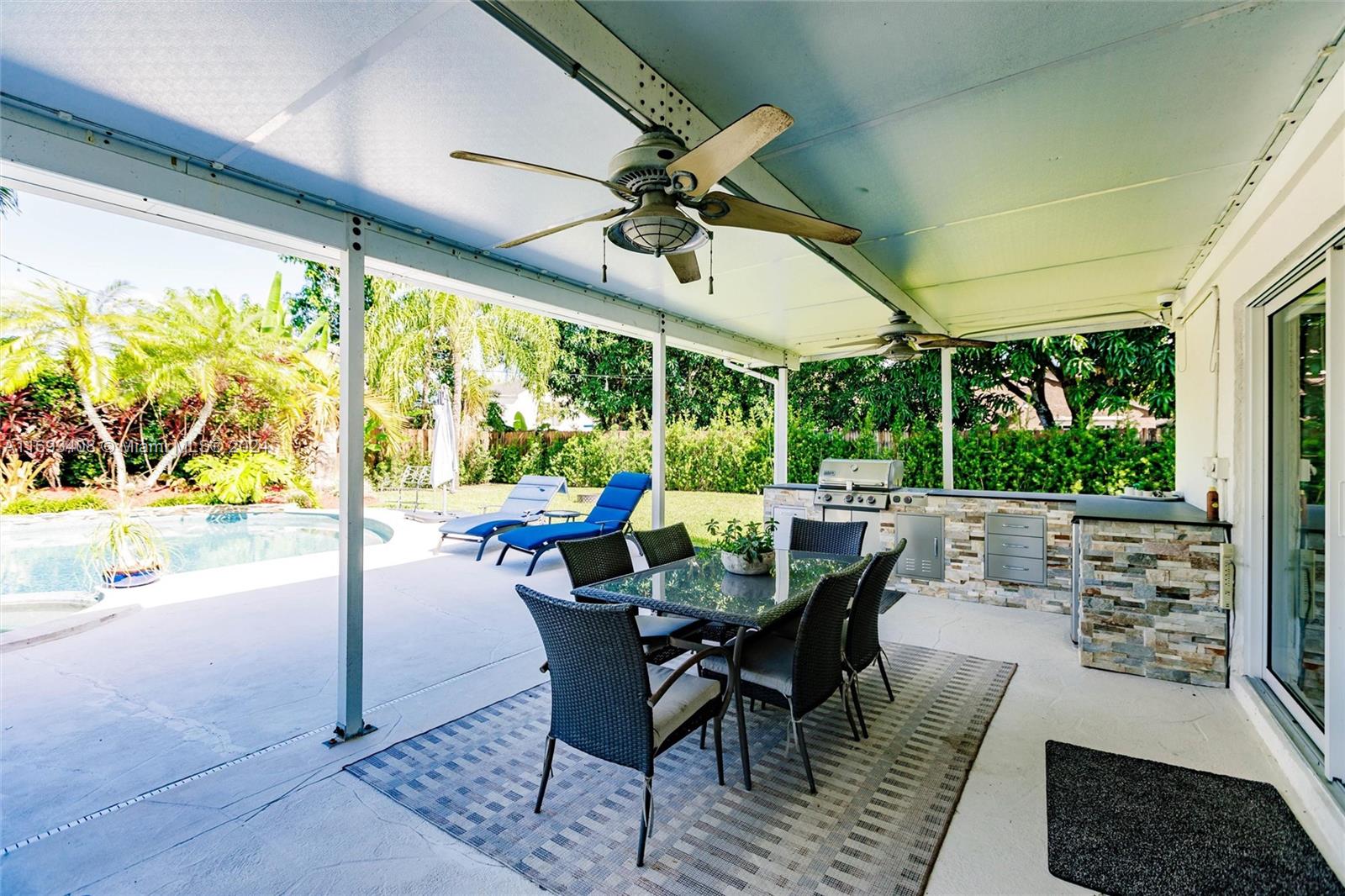 WEITZER SHAUNA MEADOWS SE - Residential Lease