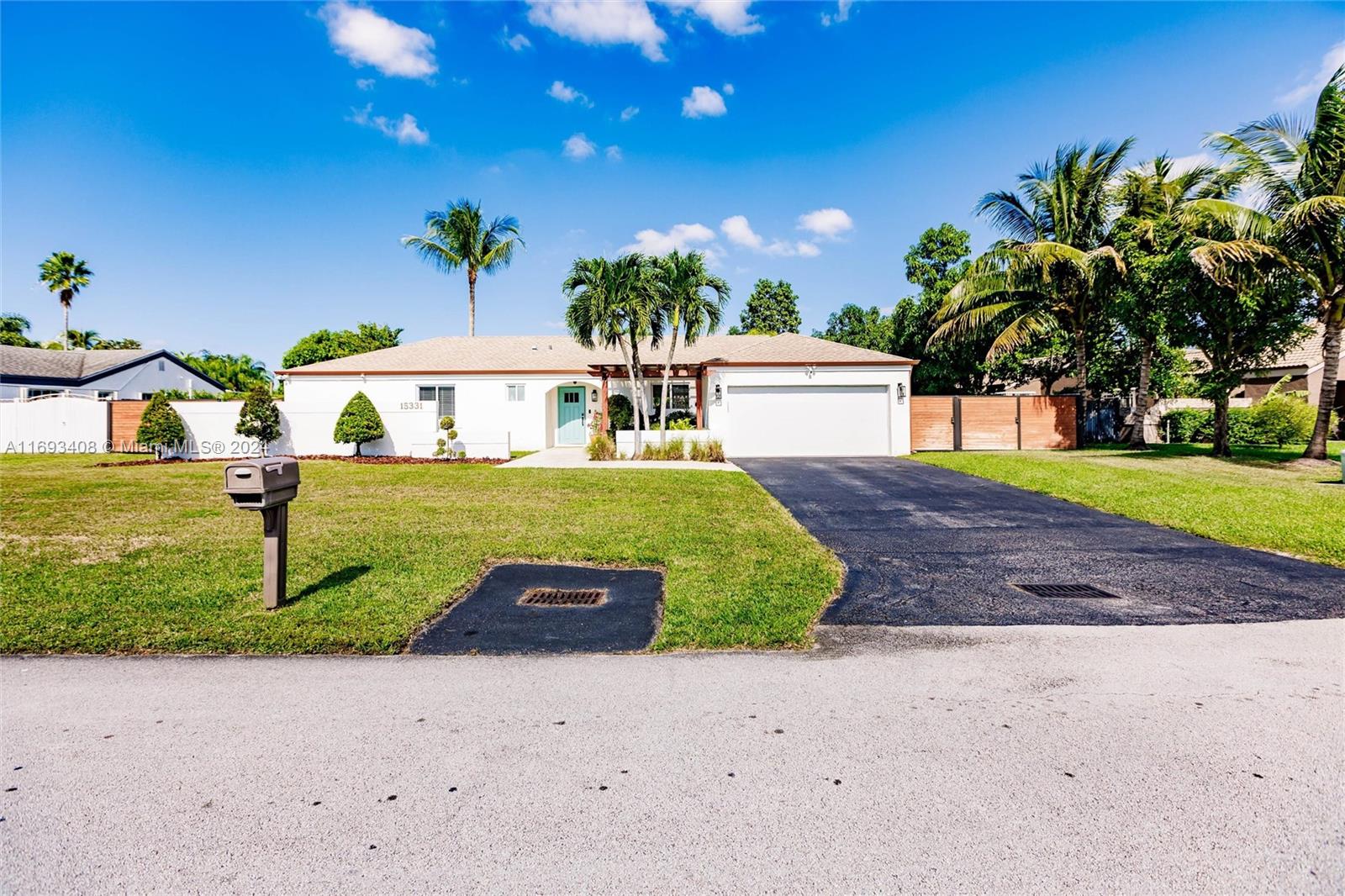 WEITZER SHAUNA MEADOWS SE - Residential Lease