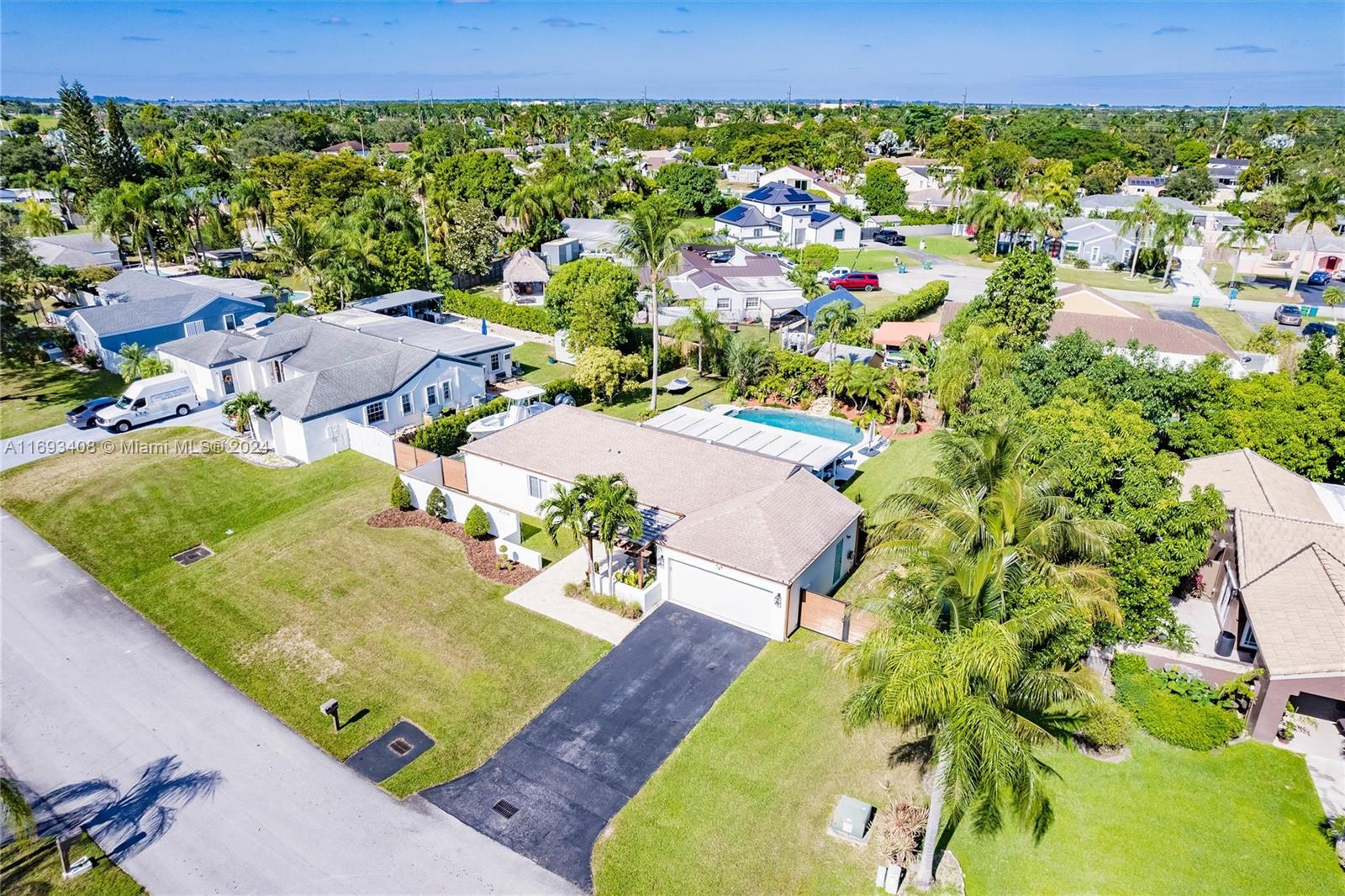 WEITZER SHAUNA MEADOWS SE - Residential Lease