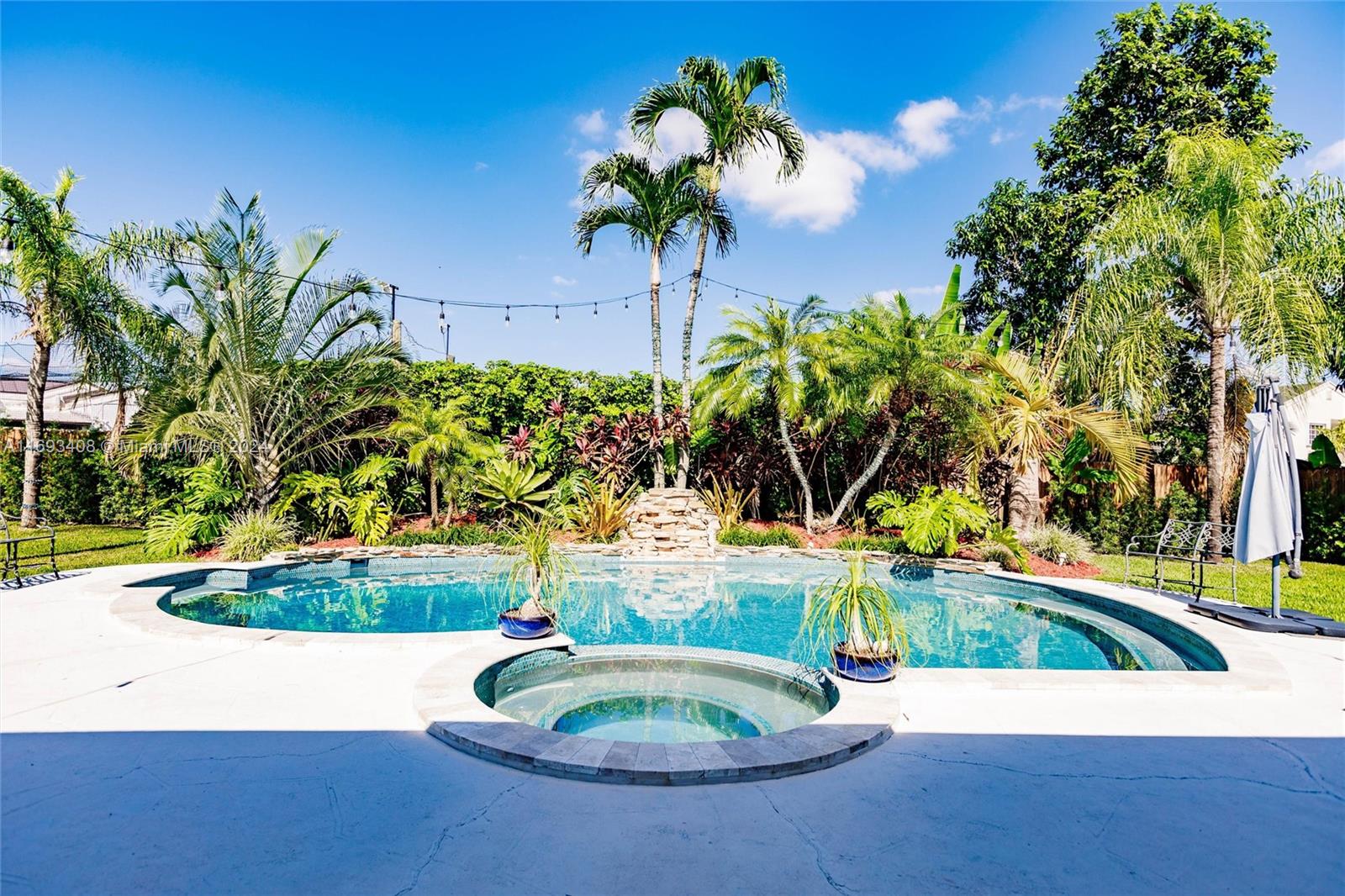 WEITZER SHAUNA MEADOWS SE - Residential Lease