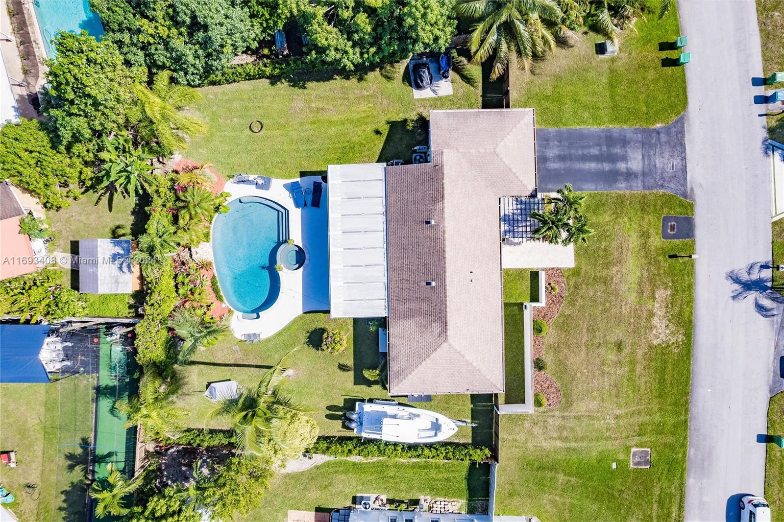 WEITZER SHAUNA MEADOWS SE - Residential Lease