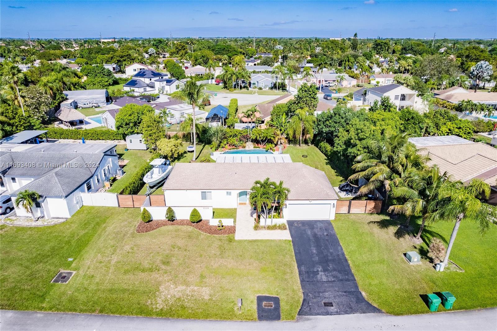 WEITZER SHAUNA MEADOWS SE - Residential Lease