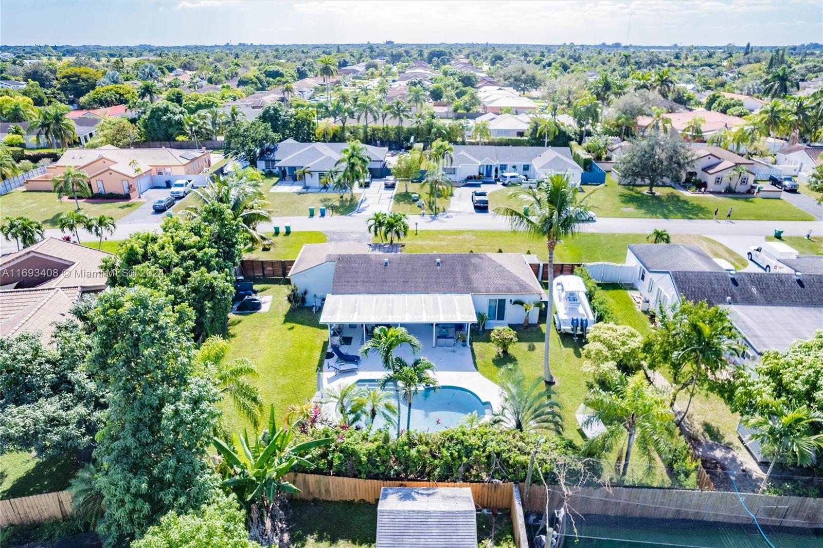 WEITZER SHAUNA MEADOWS SE - Residential Lease