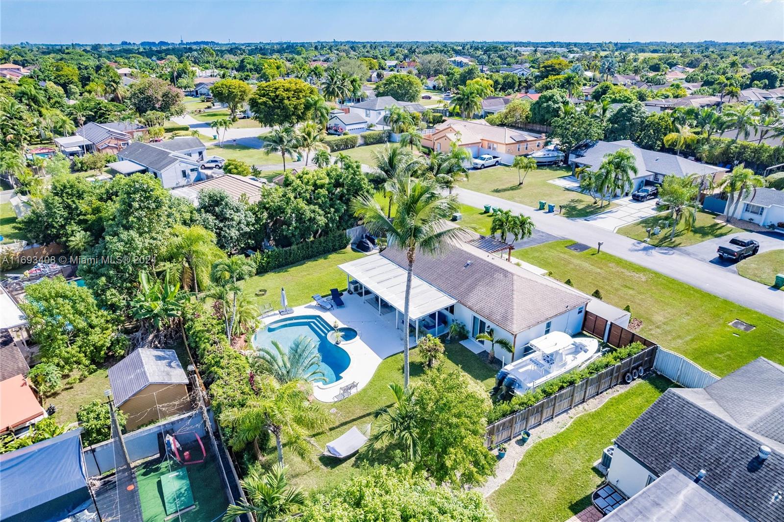 WEITZER SHAUNA MEADOWS SE - Residential Lease