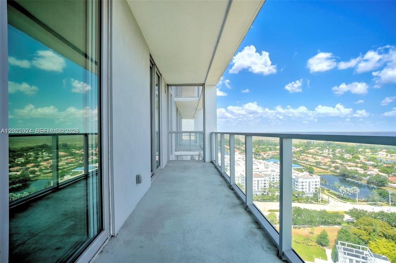 METROPICA NORTH TOWER ONE - Residential