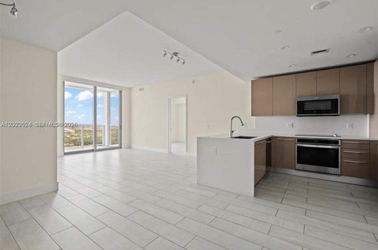 METROPICA NORTH TOWER ONE - Residential