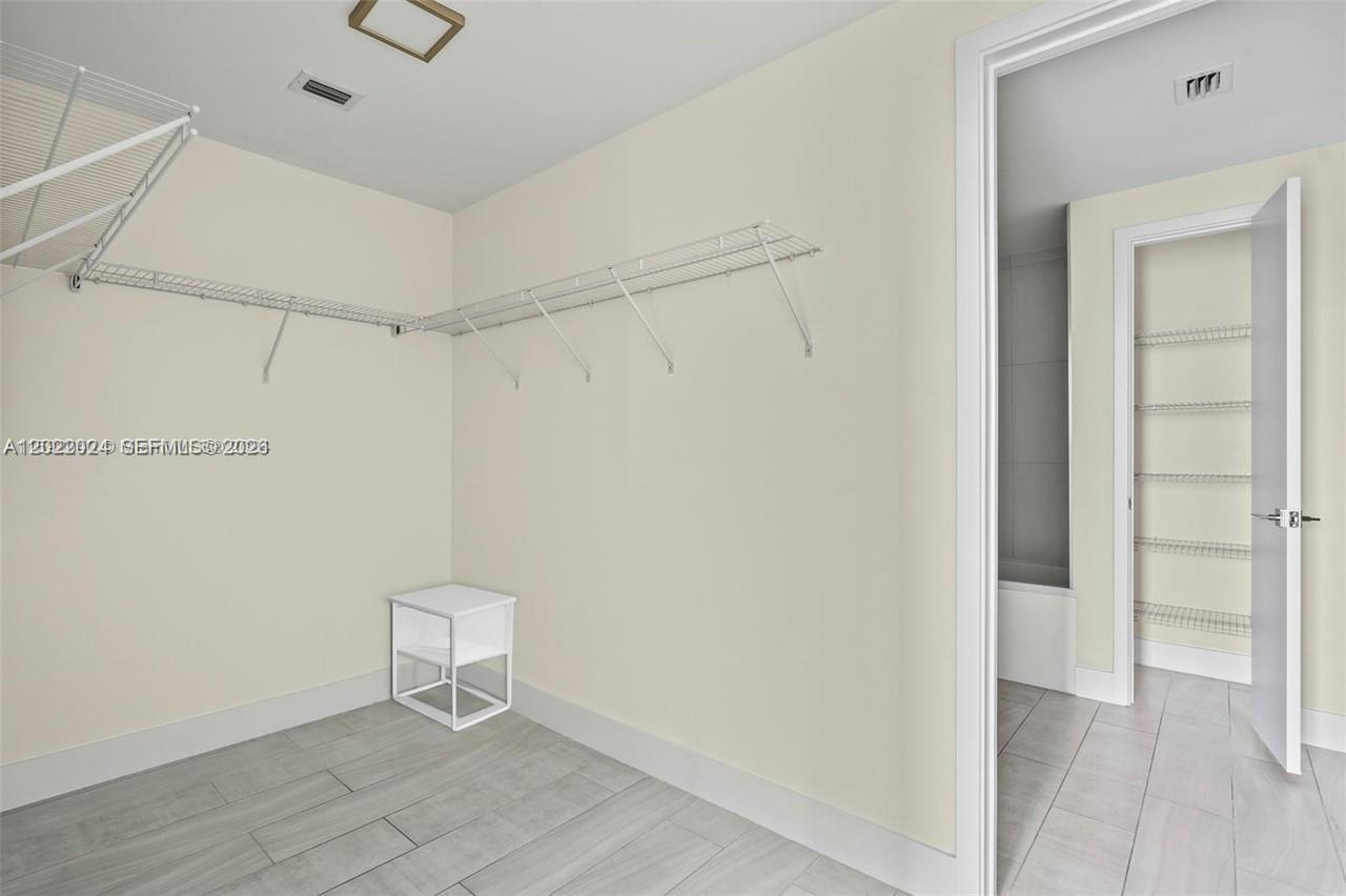 METROPICA NORTH TOWER ONE - Residential