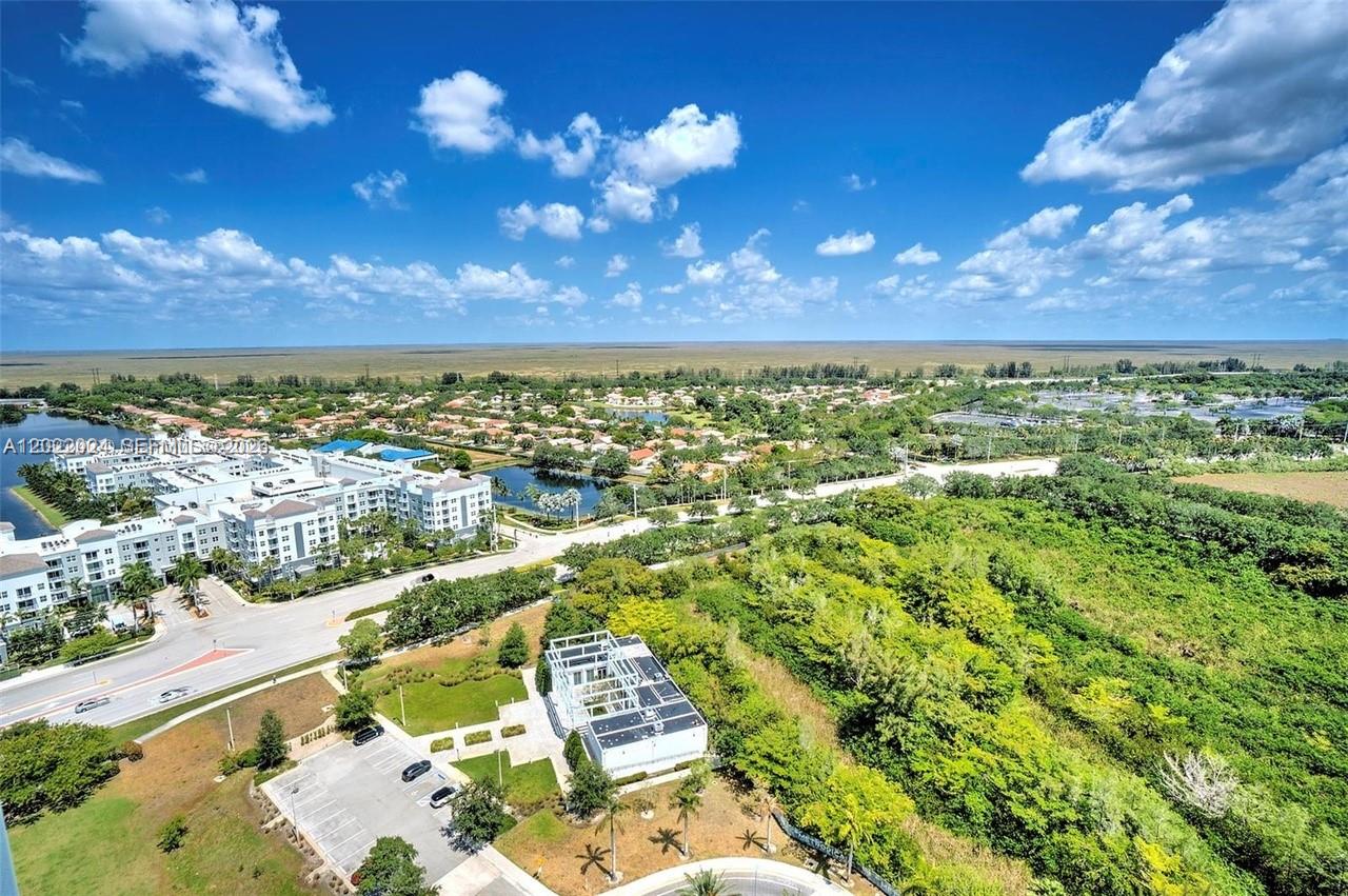 METROPICA NORTH TOWER ONE - Residential