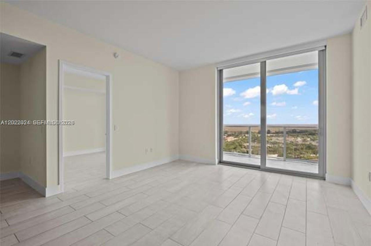 METROPICA NORTH TOWER ONE - Residential