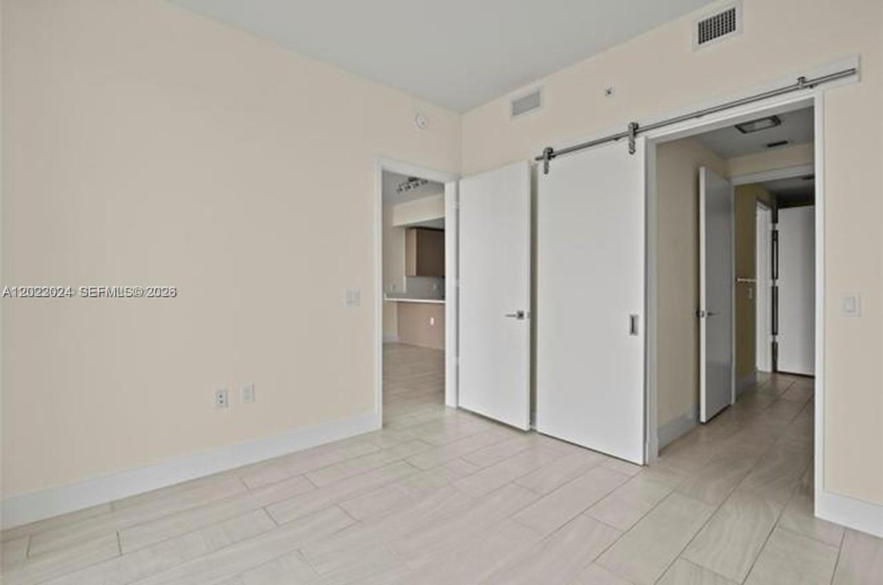 METROPICA NORTH TOWER ONE - Residential