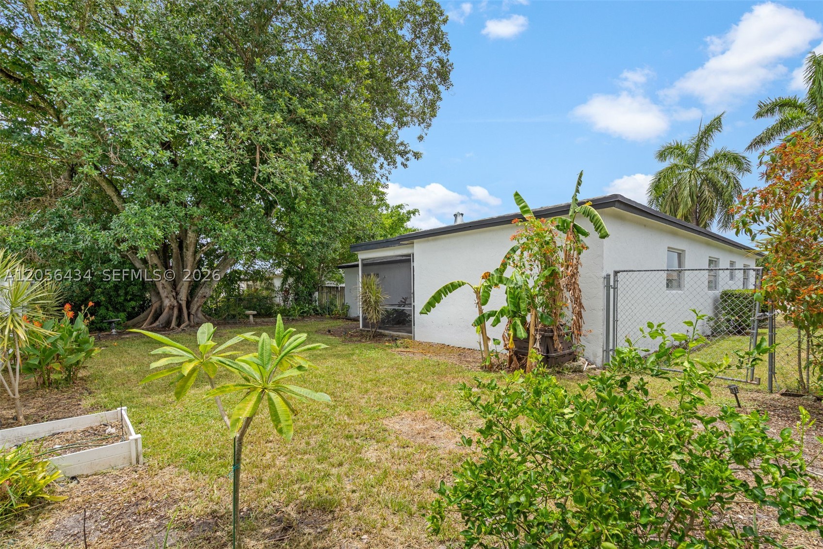 HOLIDAY CITY AT BOCA RATO - Residential