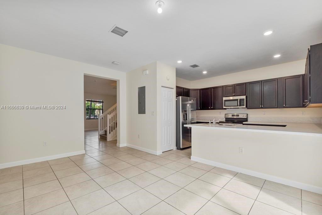 AQUABELLA SECTION TWO - Residential Lease