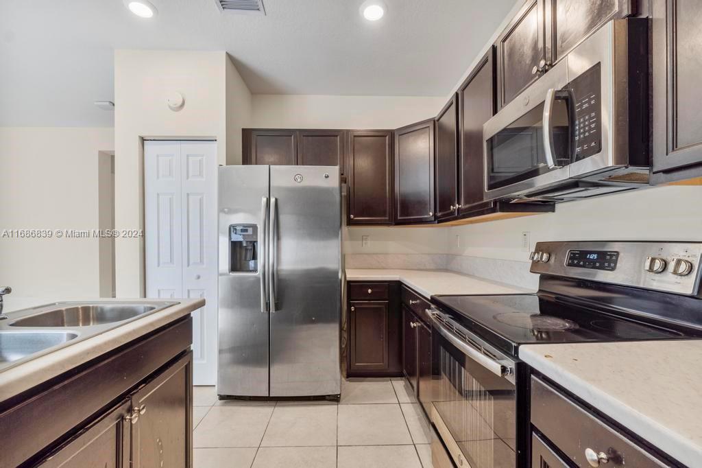 AQUABELLA SECTION TWO - Residential Lease