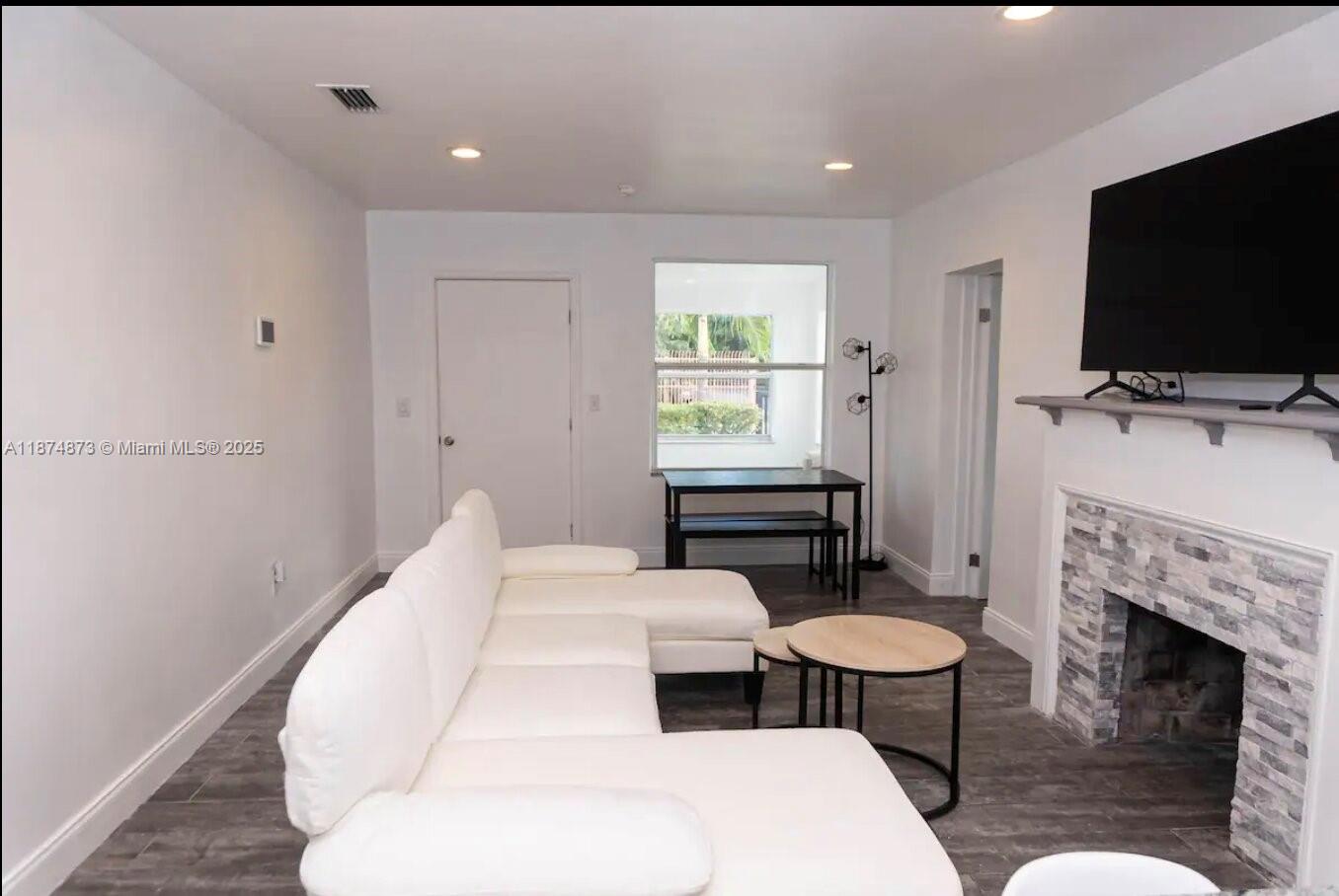 SANTA CLARA SUB - Residential