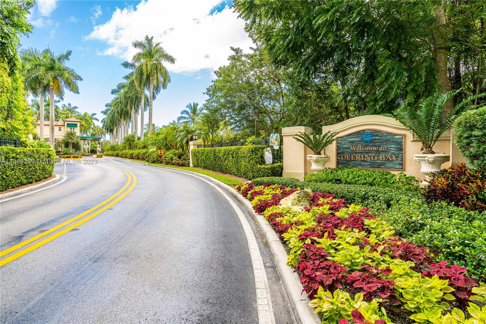 DEERING BAY ESTATES - Residential
