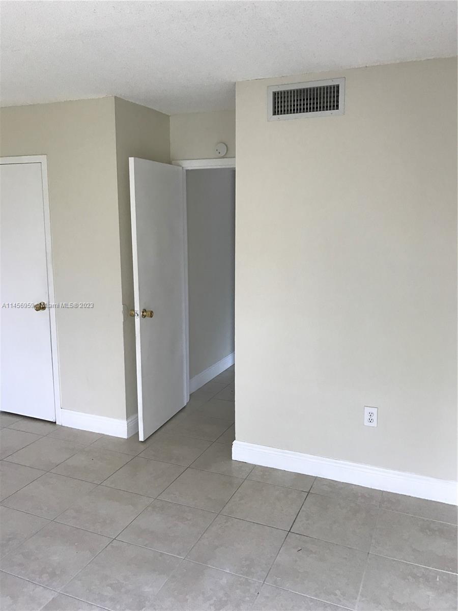 DORAL GARDENS II CONDO - Residential