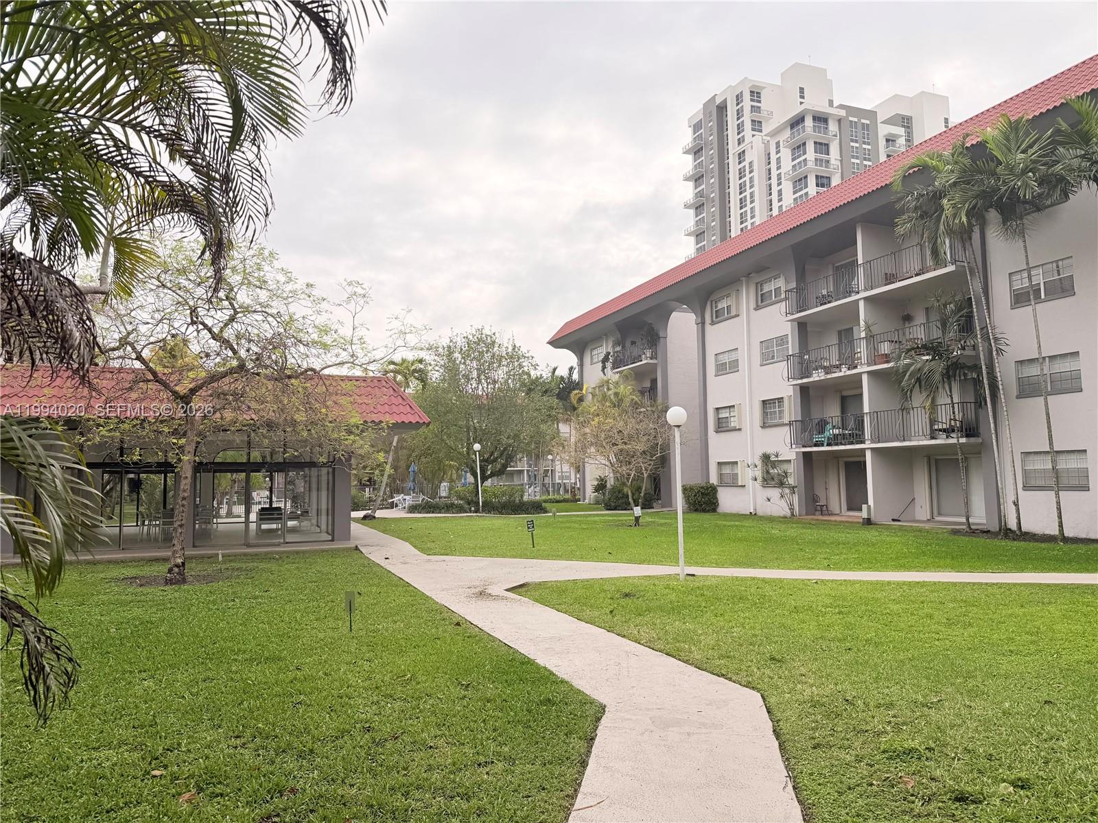 GRANADA DADELAND CONDO - Residential