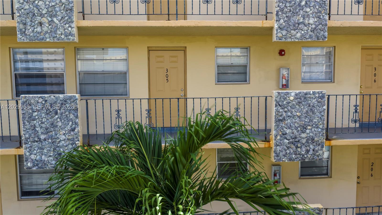 WARRENTON HOUSE CONDO - Residential