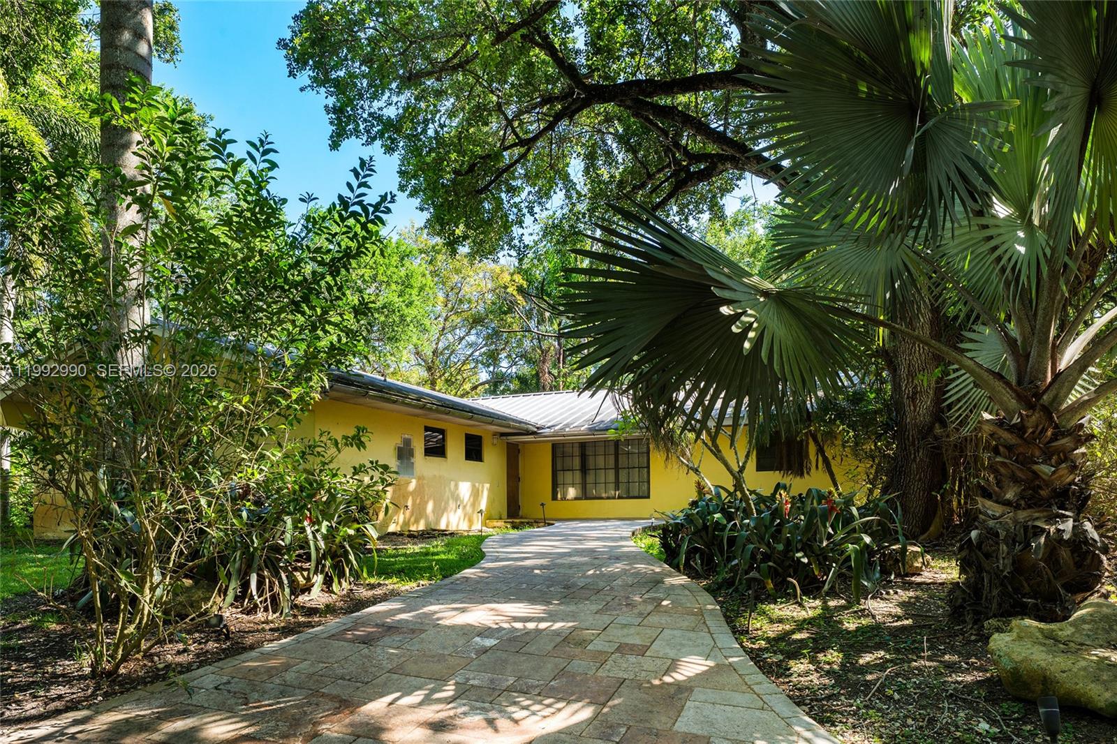 BREEZY OAKS - Land